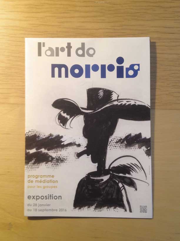 photographie du dépliant programme de médiation pour les groupes de l'exposition "L'art de Morris" de la Cité internationale de la bande dessinée et de l'image à Angoulême